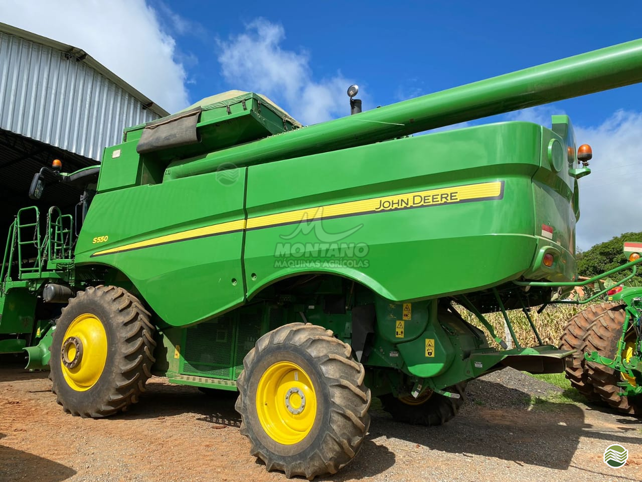 COLHEITADEIRA JOHN DEERE JOHN DEERE S550 Montano Máquinas Agrícolas LAGOA VERMELHA RIO GRANDE DO SUL RS